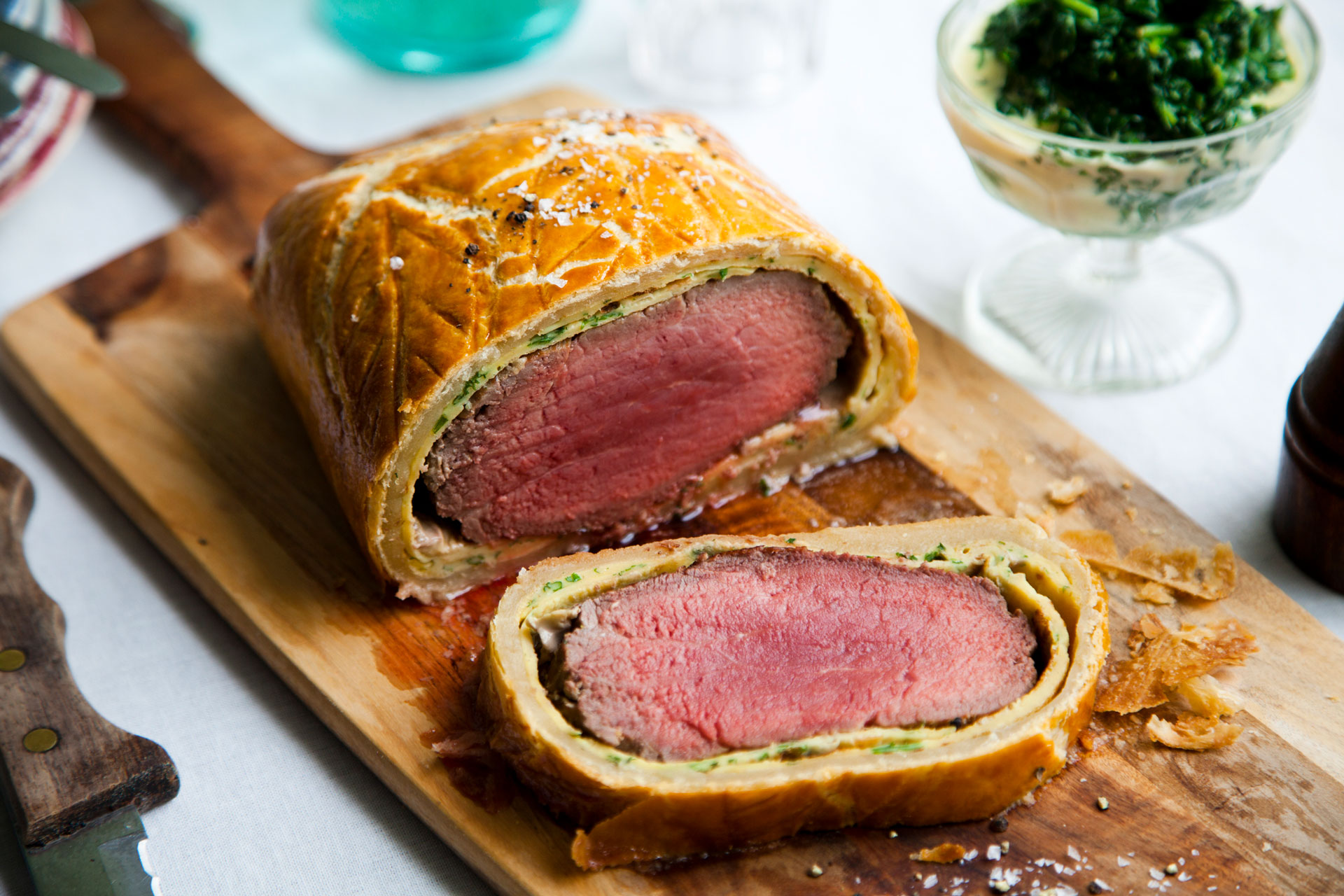 Filetto di manzo in crosta con spinaci alla panna